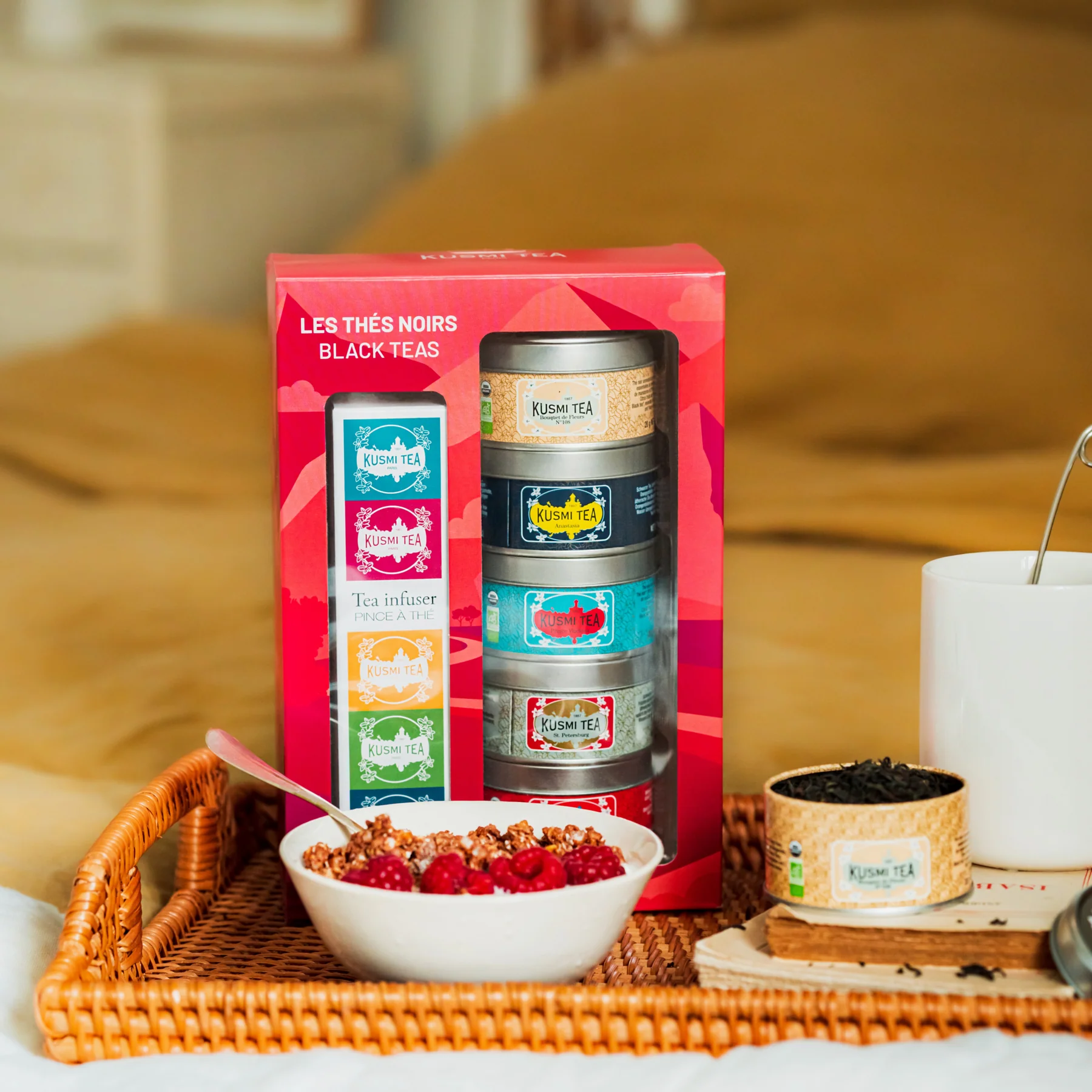 Coffret Les Thés Noirs bio avec une pince à thé - Image 2